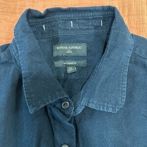 Banana Republic Men's Dark Blue Button Down Shirt